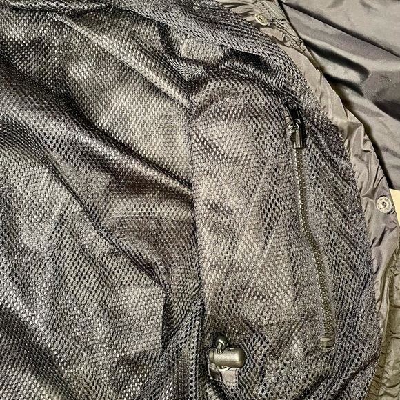 Lightweight Black Windbreaker with Hidden Hood Around Zippered Collar in Size S - Picture 4 of 4